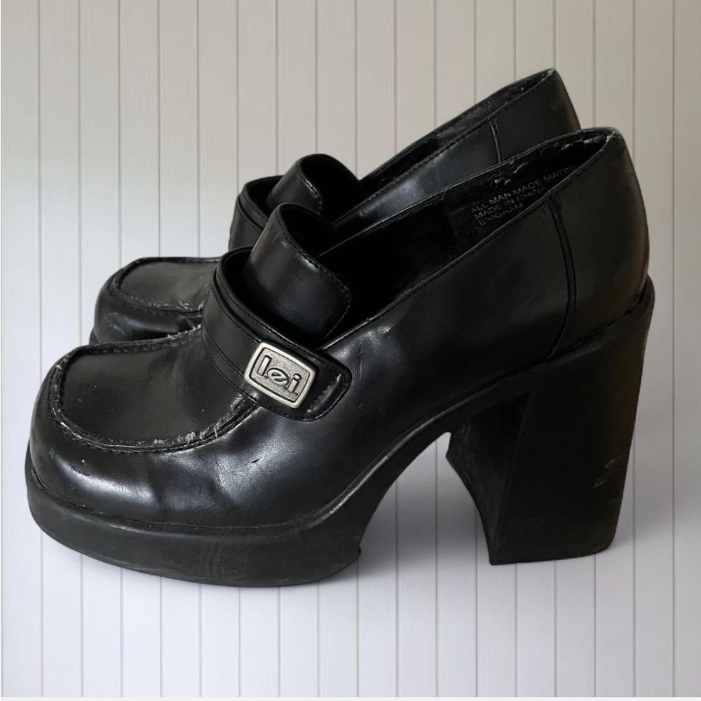SOLD Vintage 90s Y2K LEI Faux Leather Loafer Chunky Heels - Picture 2 of 8
